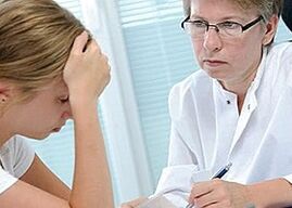 Rücksprache mit einem Spezialisten für Schmerzen unter dem linken Schulterblatt